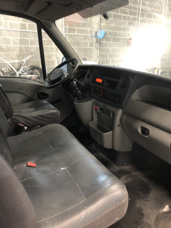 Renault Master L2H2 2.5Dci 150cv – Image 11