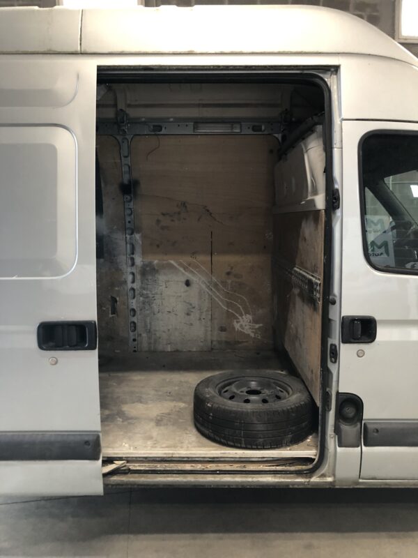 Renault Master L2H2 2.5Dci 150cv – Image 13