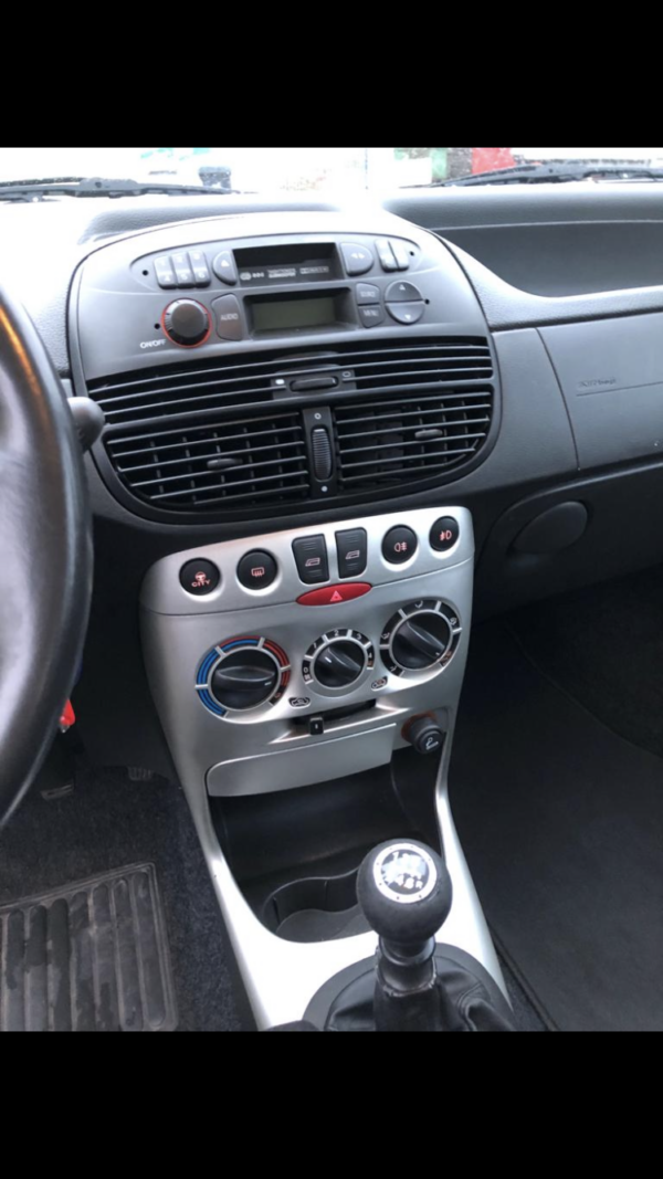 FIAT PUNTO 1.2i 16V 80ch – Image 11