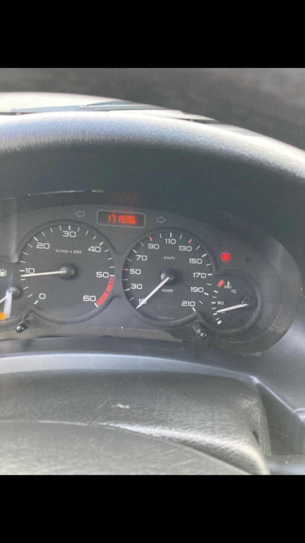 PEUGEOT PARTNER 2.0 HDI 90ch – Image 10