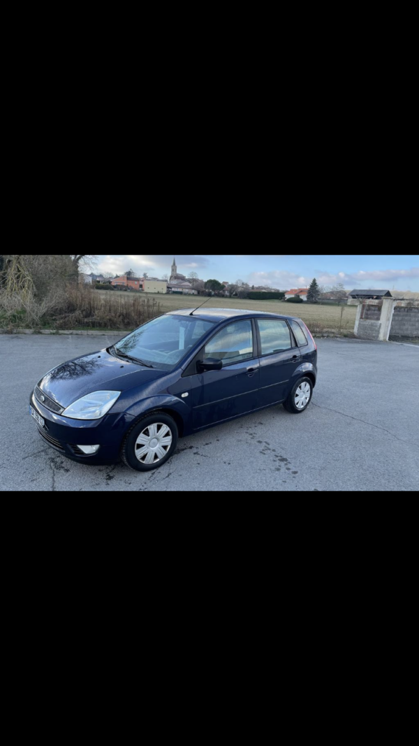 FORD FIESTA V 1.3i 70ch