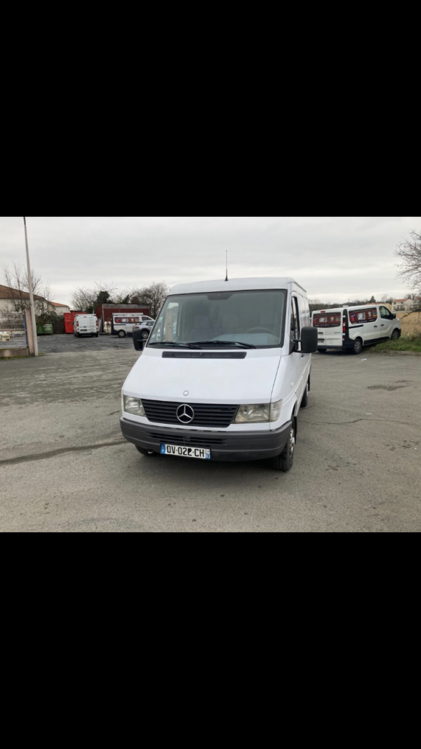 MERCEDES BENZ SPRINTER 208D – Image 3