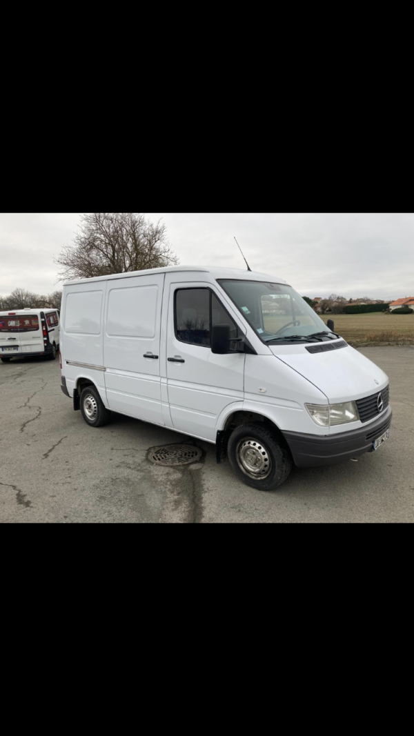 MERCEDES BENZ SPRINTER 208D – Image 4