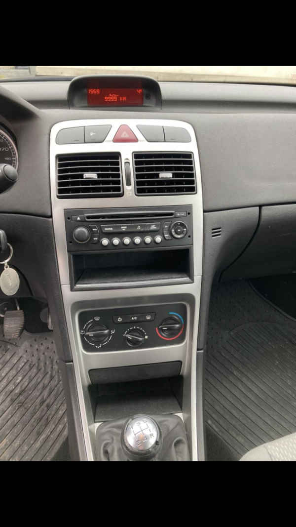 PEUGEOT 307 1.4 i 90ch – Image 8