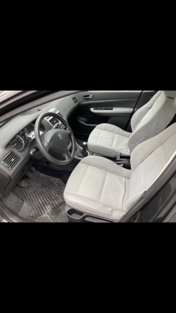 PEUGEOT 307 1.4 i 90ch – Image 10