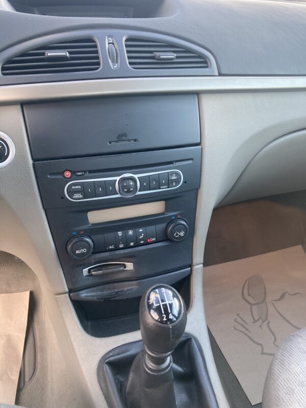 Renault Laguna 1.9 Dci 110cv – Image 10