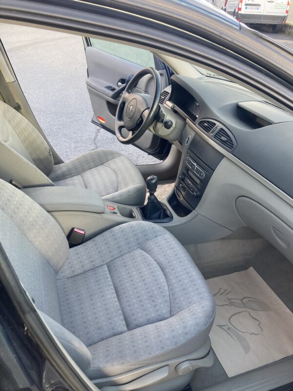 Renault Laguna 1.9 Dci 110cv – Image 14
