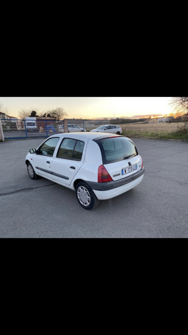 RENAULT CLIO II 1.2 58ch – Image 7