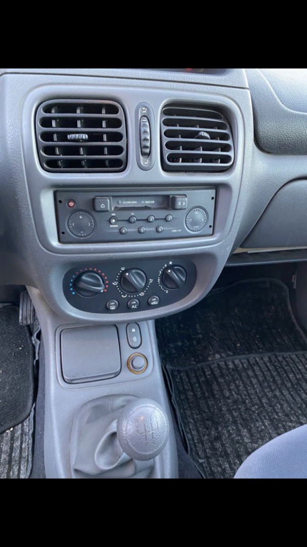 RENAULT CLIO II 1.2 58ch – Image 10