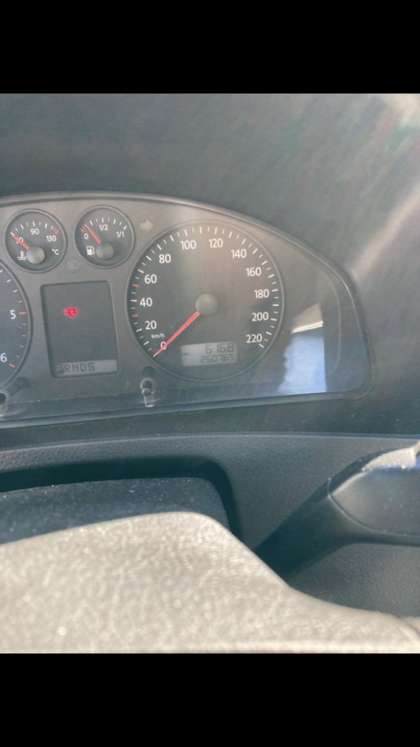 VOLKSWAGEN TRANSPORTER 2.5 TDI 130ch – Image 10
