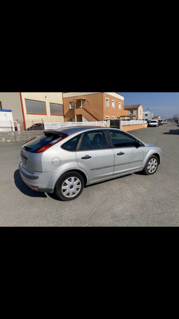 FORD FOCUS 2.0 i 145ch – Image 5