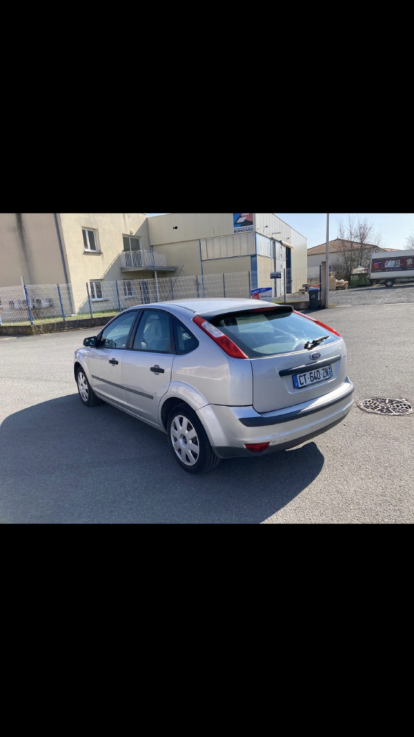FORD FOCUS 2.0 i 145ch – Image 7
