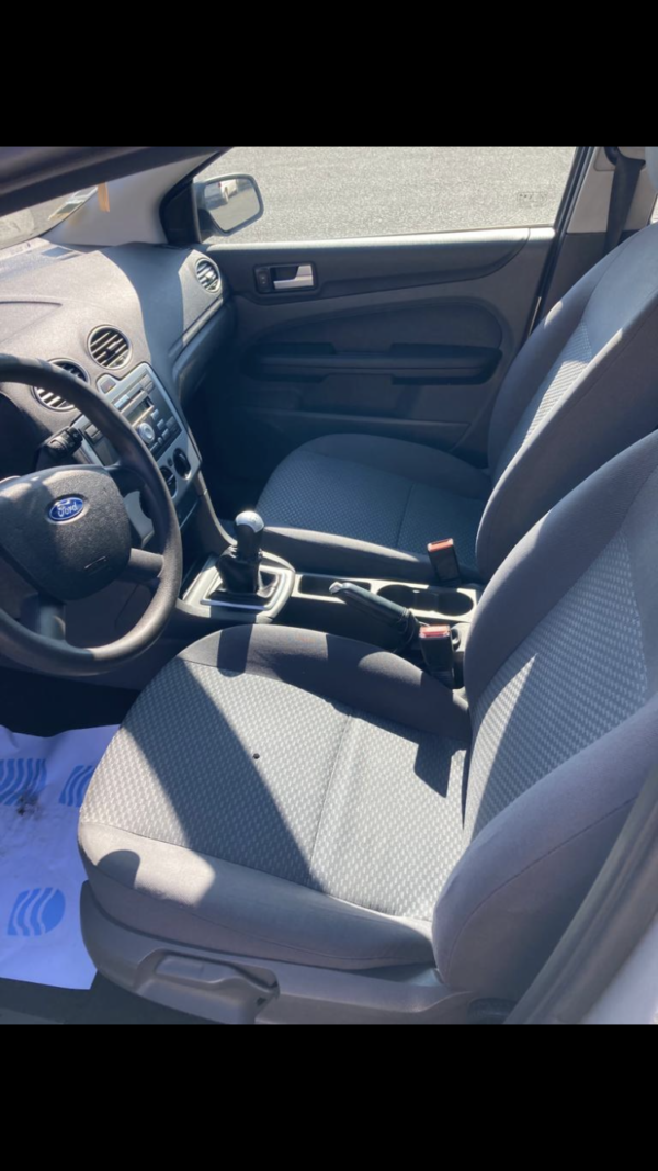 FORD FOCUS 2.0 i 145ch – Image 8