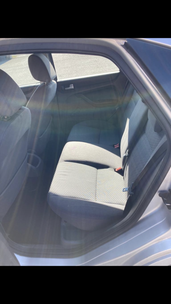 FORD FOCUS 2.0 i 145ch – Image 11
