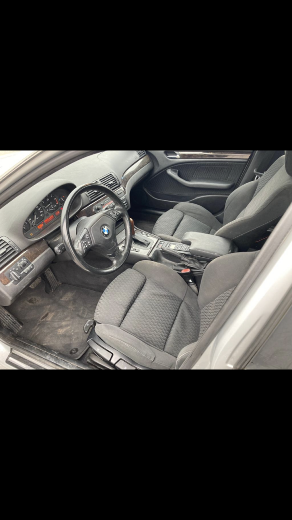 BMW 320i 150ch – Image 11