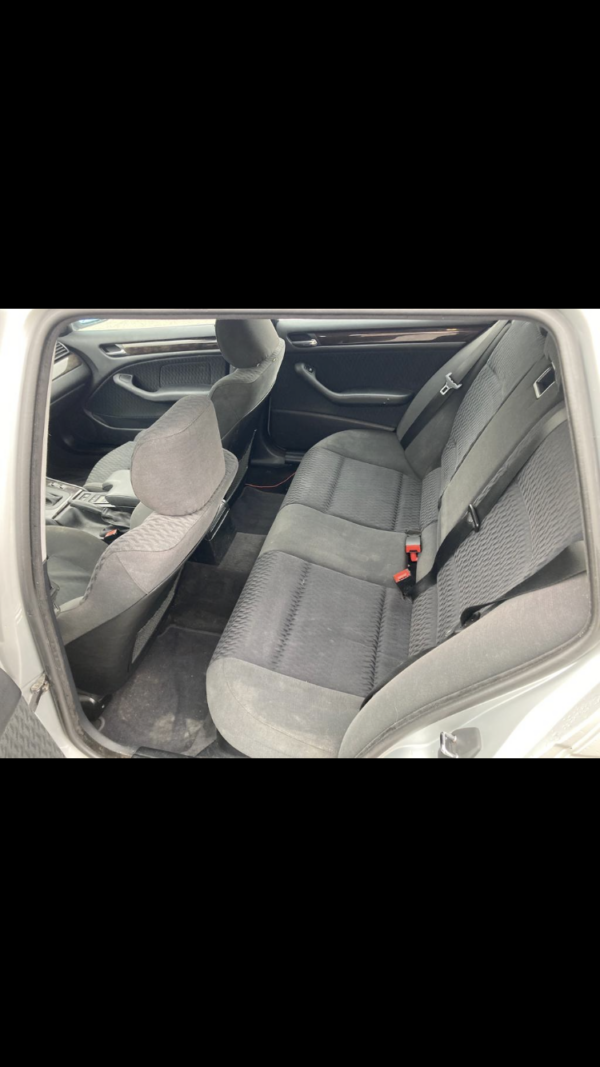 BMW 320i 150ch – Image 14