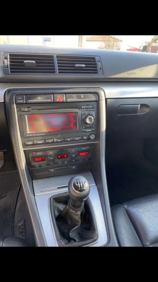 AUDI A4 AVANT 2.0 TDI 16V 140ch – Image 12