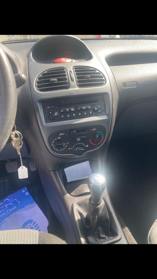 PEUGEOT 206 SW 1.4 i 75cv – Image 9