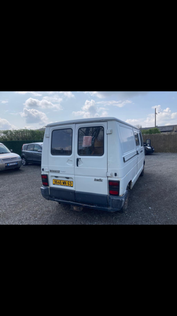 RENAULT TRAFIC 2.1D 64cv – Image 6