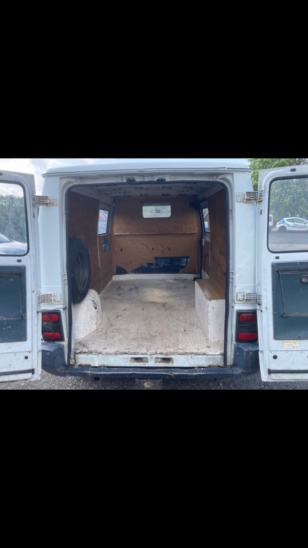 RENAULT TRAFIC 2.1D 64cv – Image 10