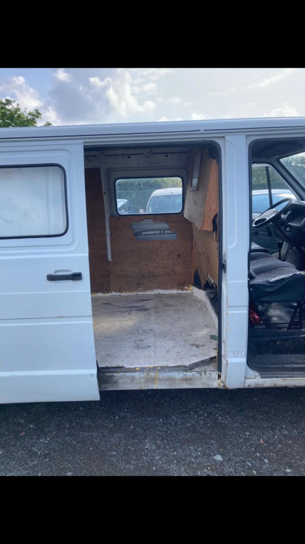 RENAULT TRAFIC 2.1D 64cv – Image 11