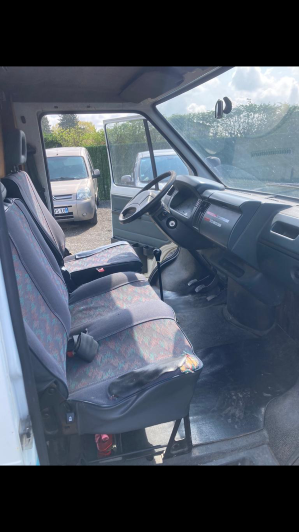 RENAULT TRAFIC 2.1D 64cv – Image 12