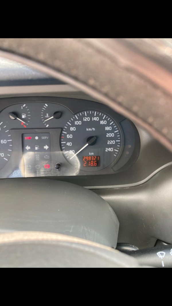 RENAULT SCENIC 1.9 dTi 98cv – Image 10
