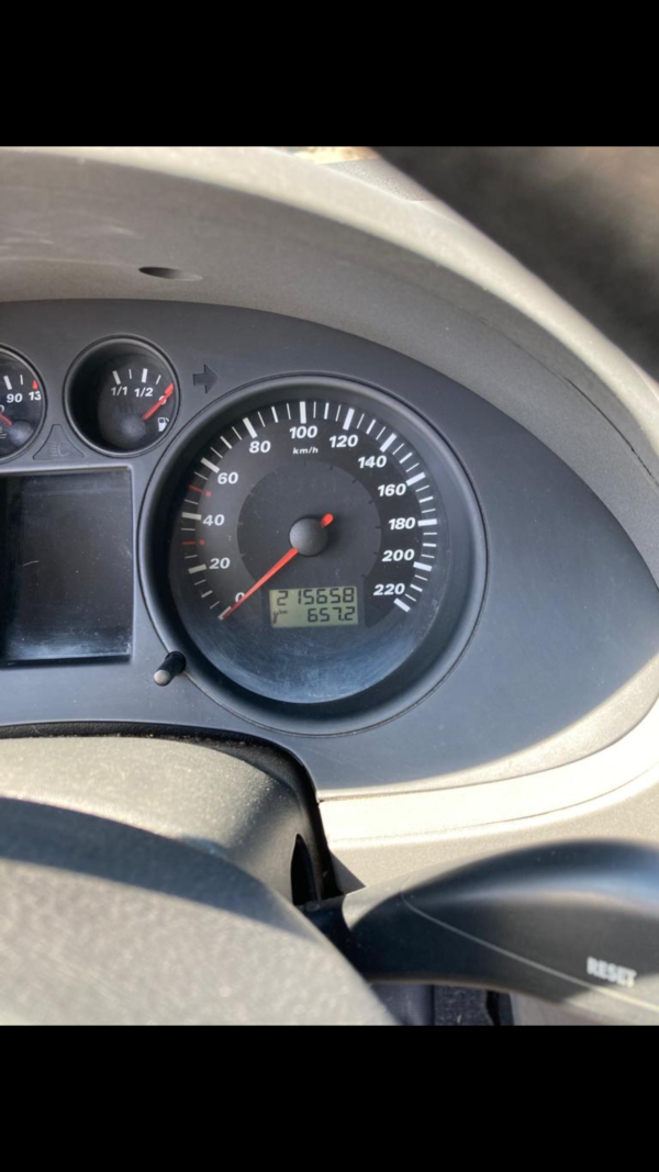 SEAT CORDOBA 1.9 TDI 100cv – Image 8