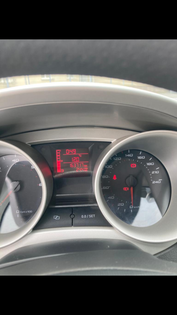 SEAT IBIZA 1.4 TDI 80cv – Image 8