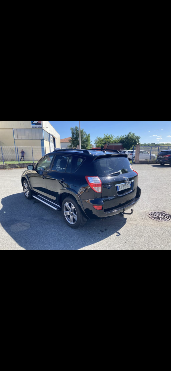 TOYOTA RAV4 2.2 D-4D 150ch – Image 7
