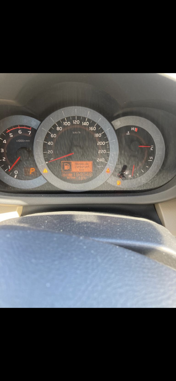 TOYOTA RAV4 2.2 D-4D 150ch – Image 17