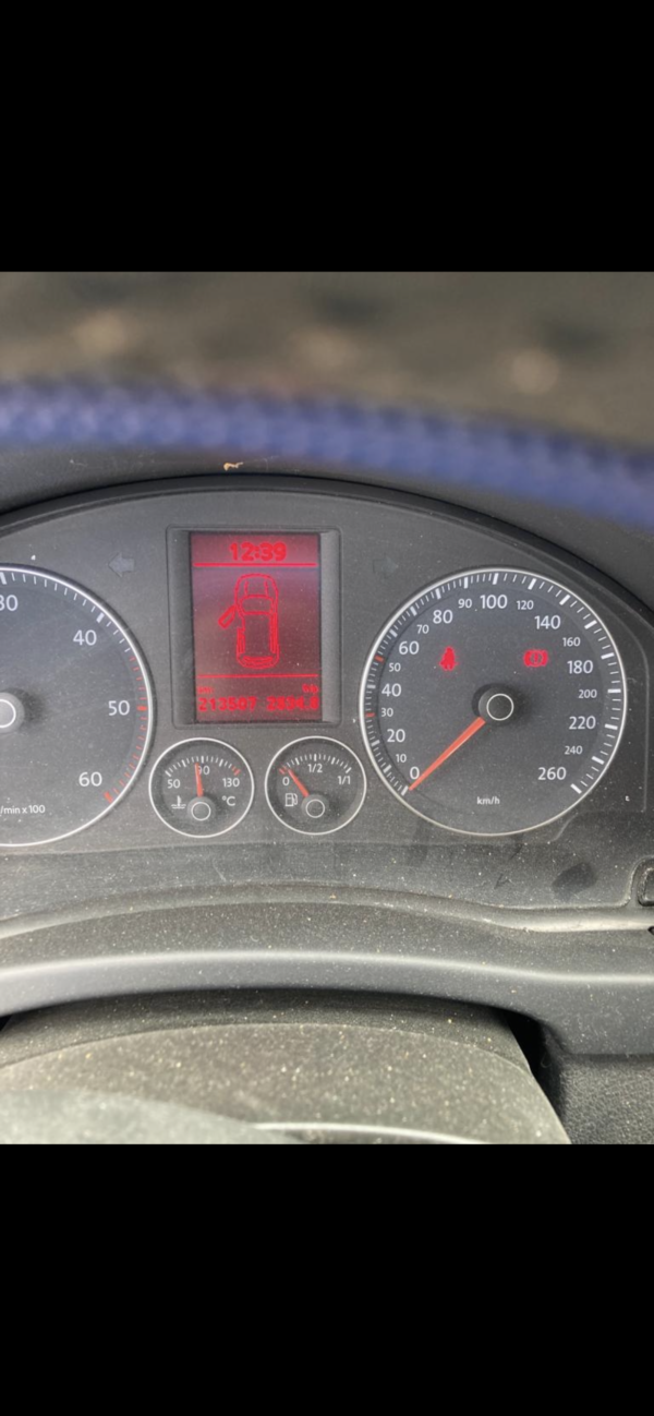 VOLKSWAGEN GOLF PLUS 2.0 TDI 136ch – Image 9