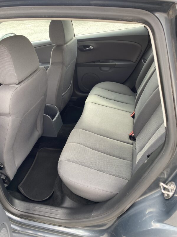 SEAT LEON 2.0 TDI 140cv – Image 8