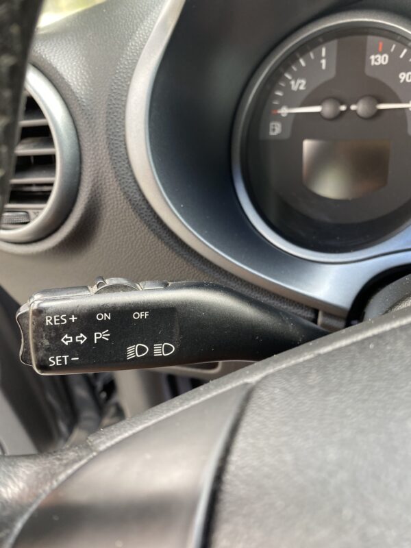 SEAT LEON 2.0 TDI 140cv – Image 12
