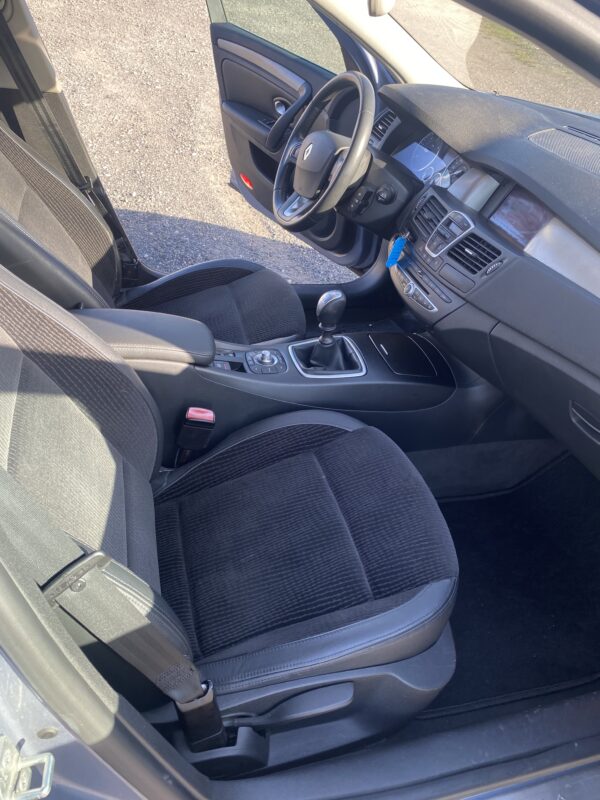 Renault Laguna 1.5 Dci 110cv – Image 17