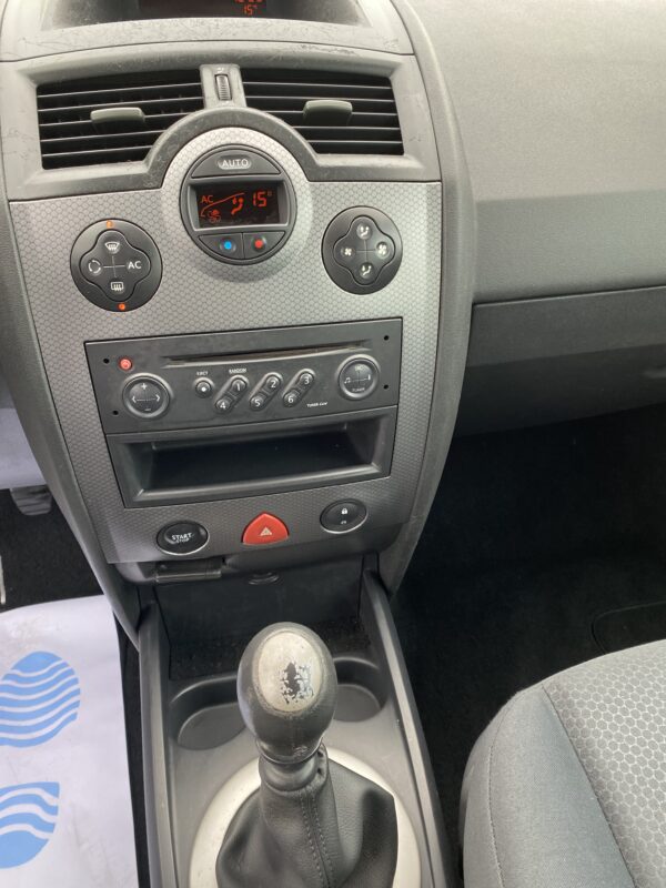 Renault Megane 1.9 Dci 120cv – Image 11