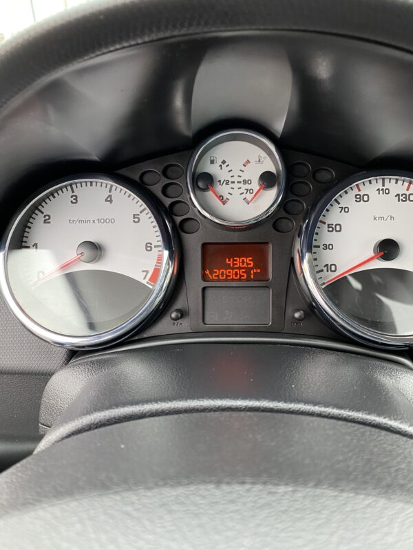 Peugeot 207 SW 1.4 VTI 95cv – Image 11