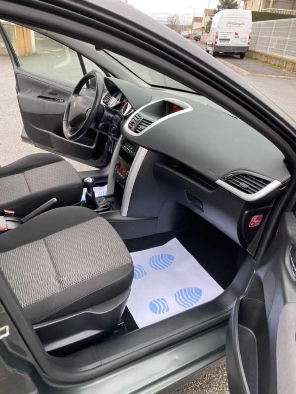 Peugeot 207 SW 1.4 VTI 95cv – Image 17