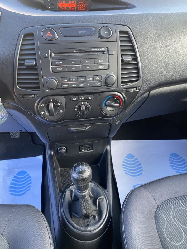 Hyundai I20 1.2i 80cv – Image 10