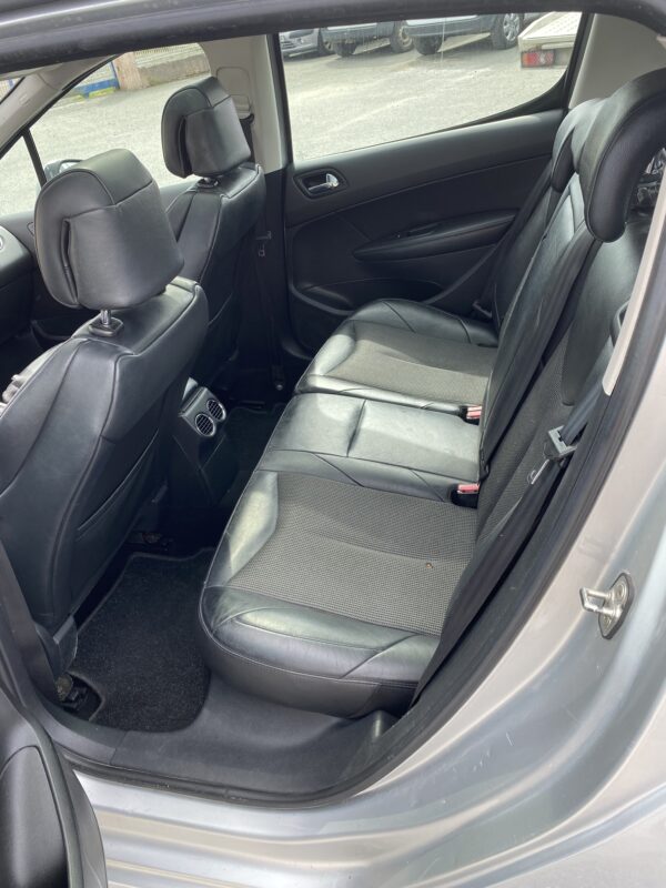 Peugeot 308 2.0 Hdi Feline 136cv – Image 10