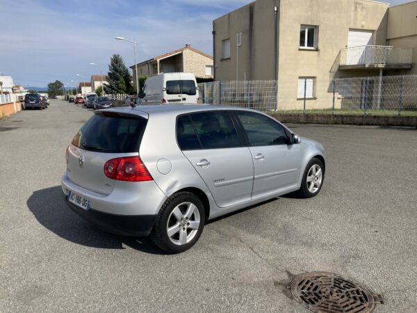 Volkswagen Golf V 1.9 Tdi 105 – Image 6