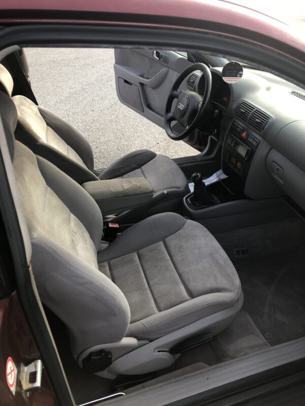 Audi A3 1.6i 100cv – Image 13