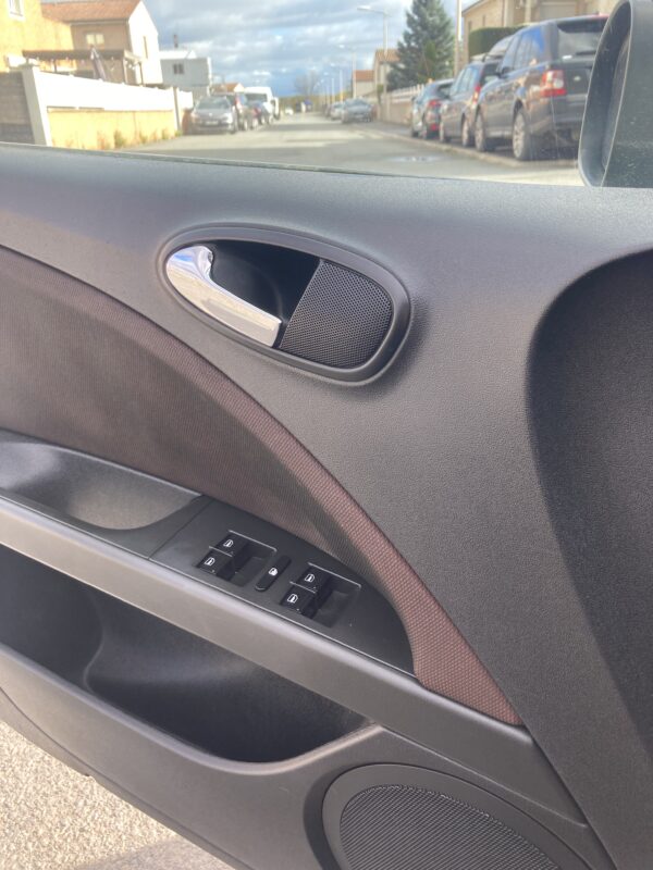 SEAT LEON 2.0 TDI 140cv – Image 10