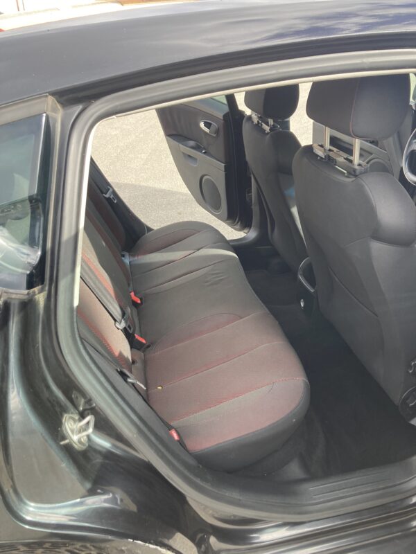 SEAT LEON 2.0 TDI 140cv – Image 12
