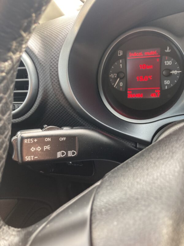 SEAT LEON 2.0 TDI 140cv – Image 14