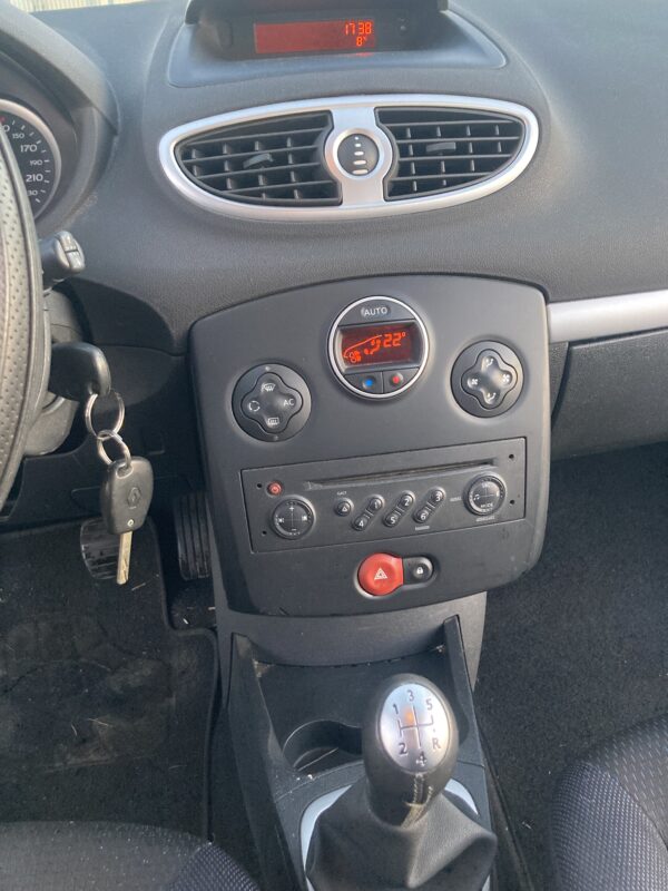 Renault Clio III 1.5 Dci 86cv – Image 11