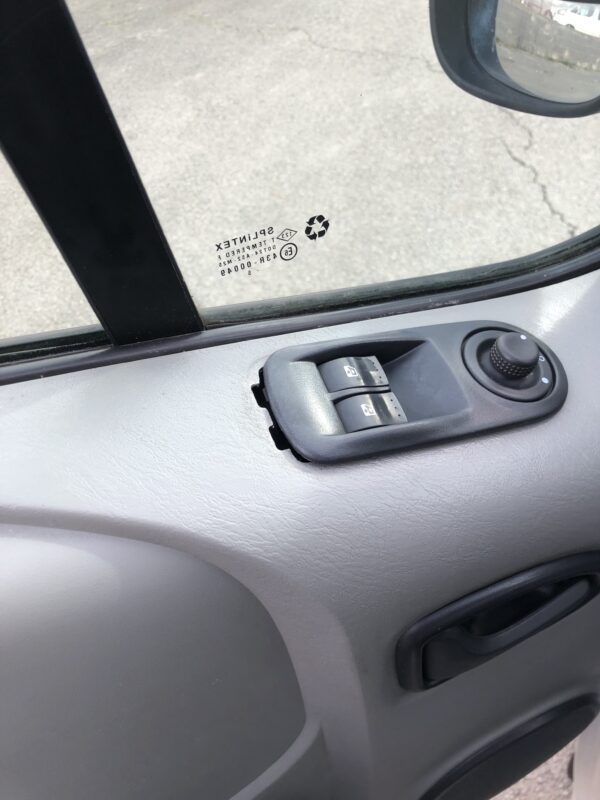 Renault Trafic 1.9 Dci 100cv – Image 12