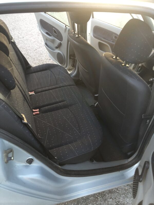 Renault Clio 1.5 Dci 65cv – Image 12