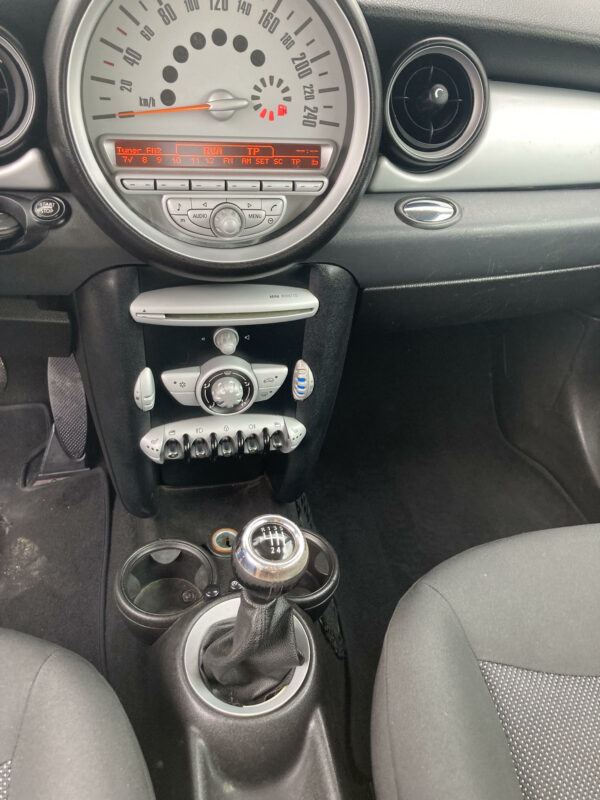 Mini Cooper 1.6 D 110cv – Image 11