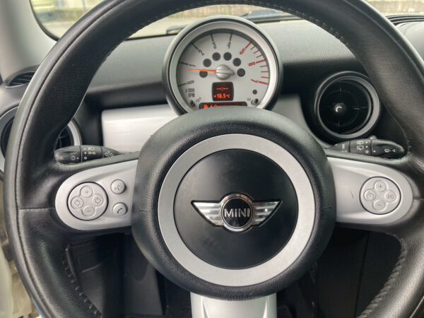 Mini Cooper 1.6 D 110cv – Image 12